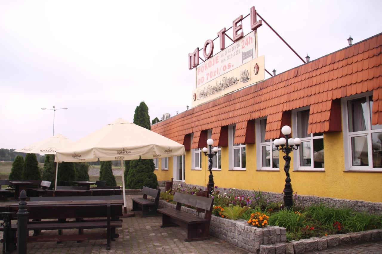 Zajazd Pod Kominkiem - Brzoza Kolo Torunia Esterno foto