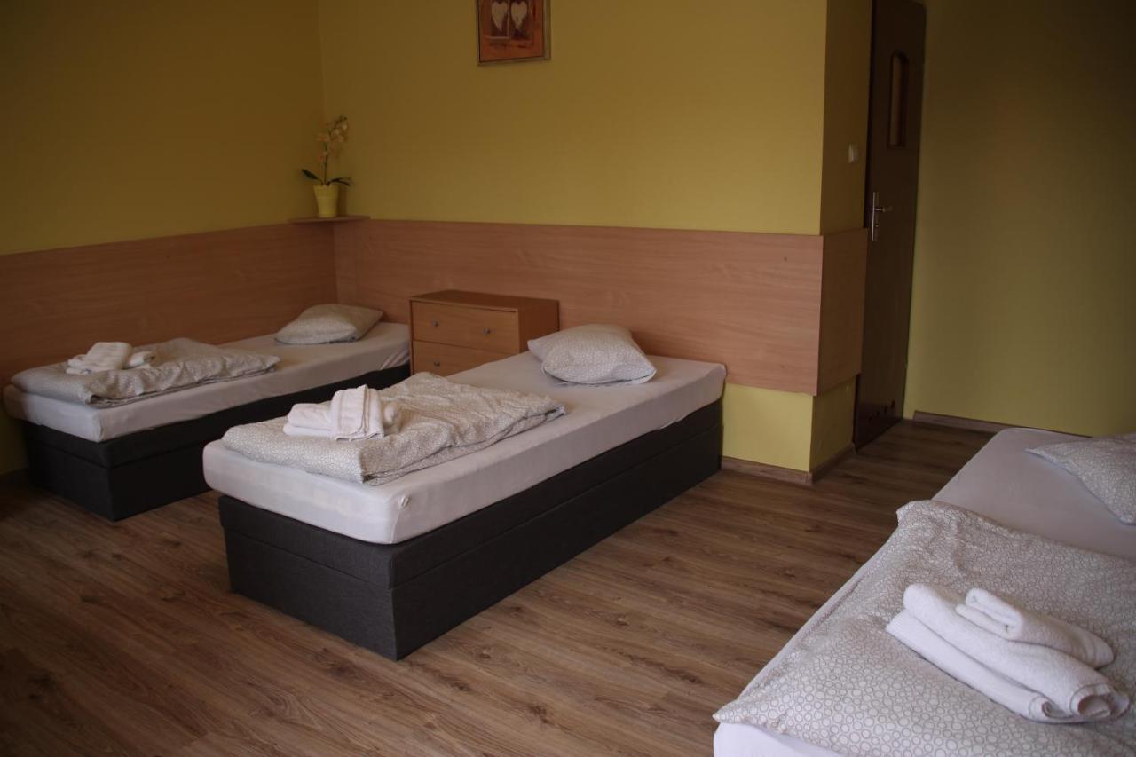 Zajazd Pod Kominkiem - Brzoza Kolo Torunia Esterno foto