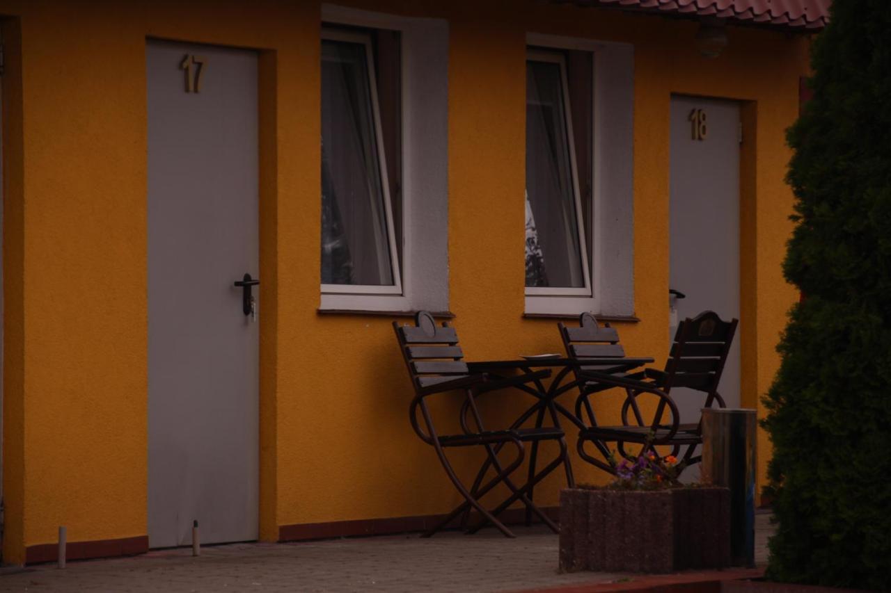 Zajazd Pod Kominkiem - Brzoza Kolo Torunia Esterno foto